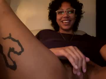 girl
        sapphire_honest cam image #2536147