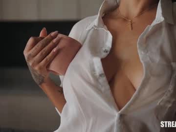 girl
        valeria_orozco cam image #6853381