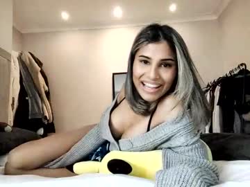 girl
        aniishaa cam image #6143710