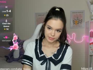 girl
        katiefoxie cam image #5164731