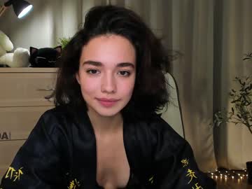 girl
        ella_flar_ cam image #405966