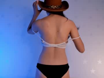 girl
        elliehunt cam image #2176382