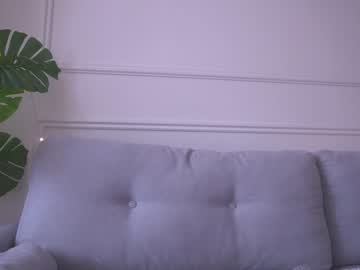 girl
        elena_li cam image #1781923
