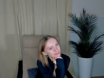 girl
        darlenegladish cam image #3737134