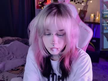 girl
        lollyshy__ cam image #5651751