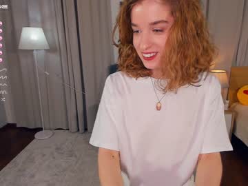 girl
        edahetherington cam image #3912291