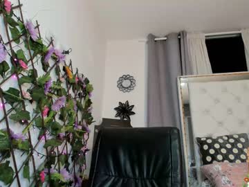 girl
        anielli69 cam image #1436196
