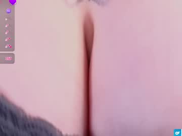 girl
        scarlettpython1 cam image #5822118