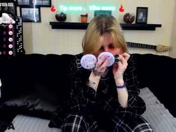 girl
        happy_gir1 cam image #697988