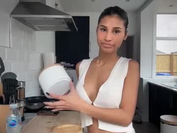 girl
        aniishaa cam image #6416291