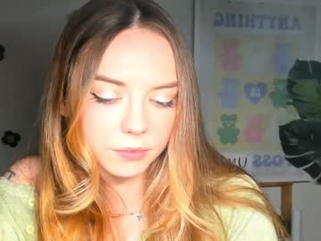 girl
        thisisamelia cam image #5383579