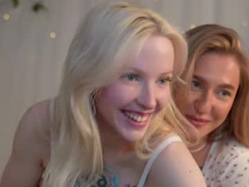 couple
        sparks__daisy cam image #6554530