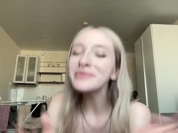 girl
        crrystalluna cam image #2370383