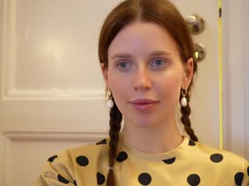 girl
        ellaa91 cam image #238517