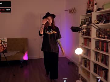 girl
        loony_moony cam image #6725518