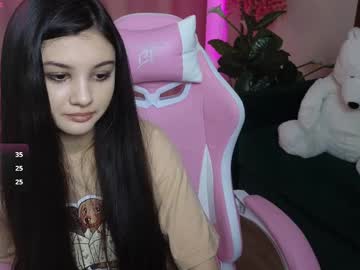 girl
        urlittleamy cam image #5660987