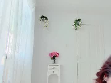 girl
        littlegreekflower cam image #6304641
