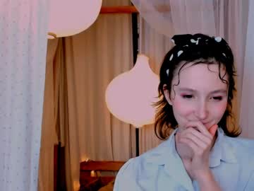 girl
        hailiemills cam image #171114