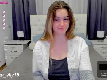 girl
        emmika_ cam image #690153