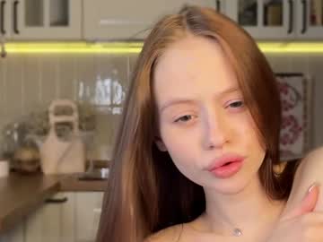 girl
        tweety_doing_sweety cam image #5595200