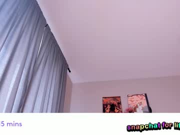girl
        vivian_qwerty cam image #6731360