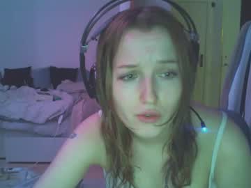 girl
        exy_ cam image #5622071