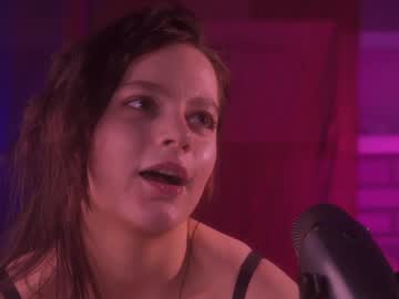 girl
        lorienn cam image #3791432