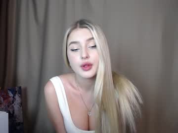 girl
        cute18cute cam image #367374