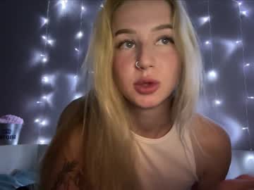 girl
        deardaria cam image #1333236