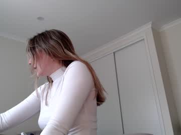girl
        maree_eee cam image #285300