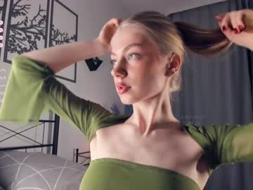 girl
        kateharrise cam image #3626618