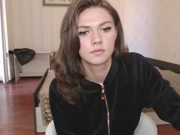 girl
        real_nature cam image #2723373