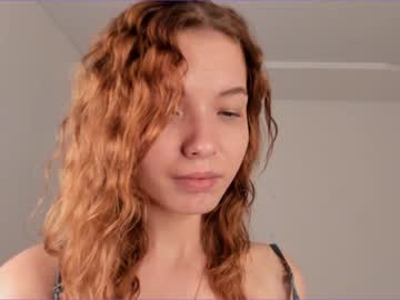 girl
        grizzly_vibe cam image #3940560