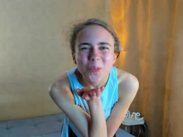 girl
        rubrain cam image #1519220