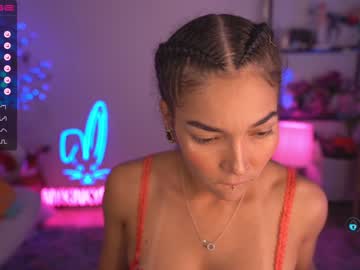 girl
        mykinkybunny cam image #536200