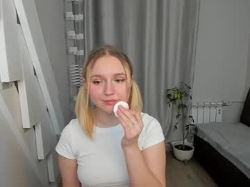 girl
        zanzara_ cam image #678217