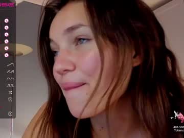 girl
        michelle_mir cam image #932547