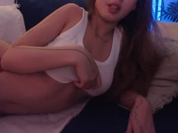 girl
        sarasuo cam image #1789937
