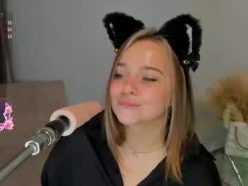 girl
        melissabowen cam image #4952300