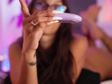 girl
        partymal cam image #4739902