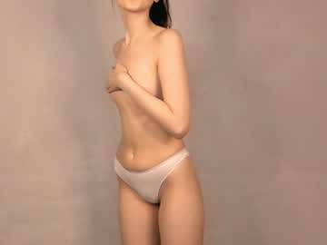 girl
        ritaschneider cam image #1133219