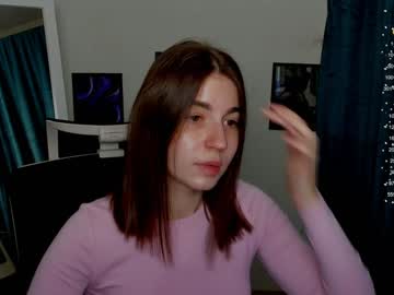 girl
        stacy_cy cam image #5359379