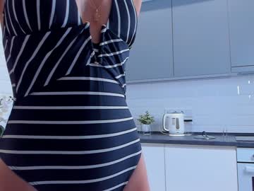 girl
        janecoxa cam image #2890055