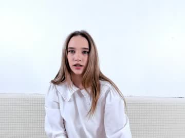 girl
        milana_gross cam image #1504167