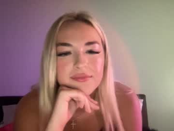 girl
        zoealvarado cam image #2361618