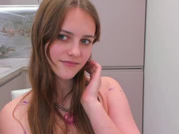 girl
        dream_beam cam image #5964750