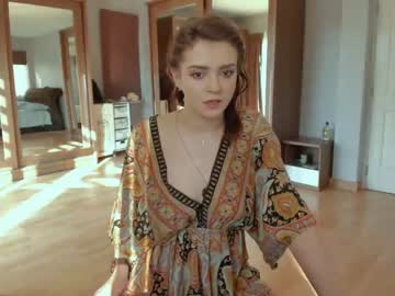 girl
        lesya_krutalevich cam image #676038