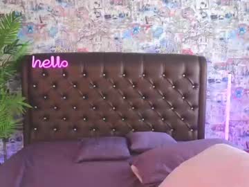 girl
        angelina_new cam image #4308753