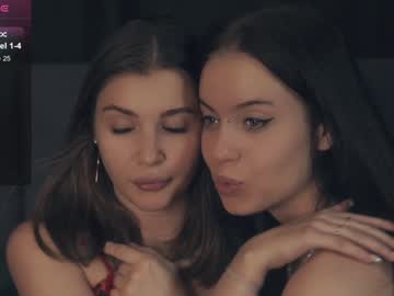 couple
        vivid_girls cam image #4995595