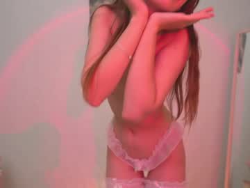 girl
        sunrisealice cam image #2569334
